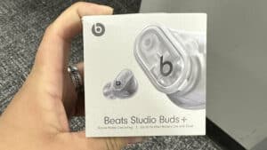 Beats Studio Buds Przezroczysta Konstrukcja